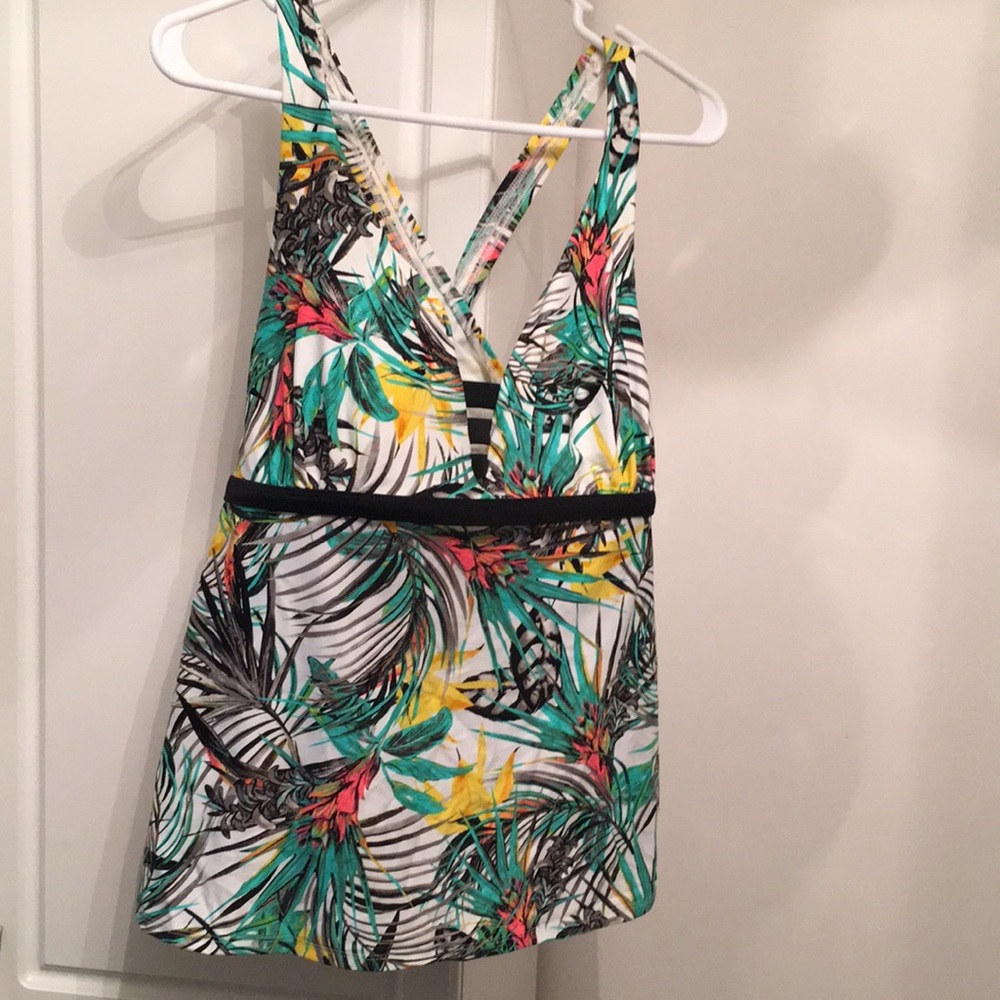 NWT Bathing suit top w tropical pattern/cross back